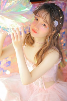 恶狼嘴里的小白兔